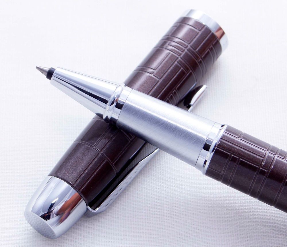 3401 Parker IM Premium Rollerball in Brown with Chrome Trim. Brand New and 