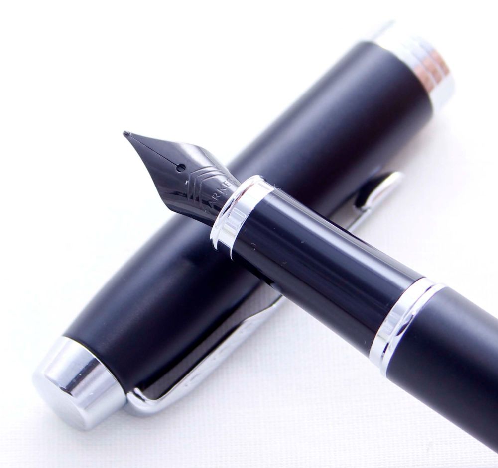 3407 Parker IM Premium Fountain Pen in Matt Black with Chrome Trim. Brand N