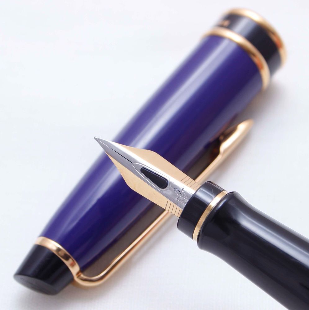 3489 Watermans Hemisphere Fountain Pen in Blue, Smooth Fine Nib.