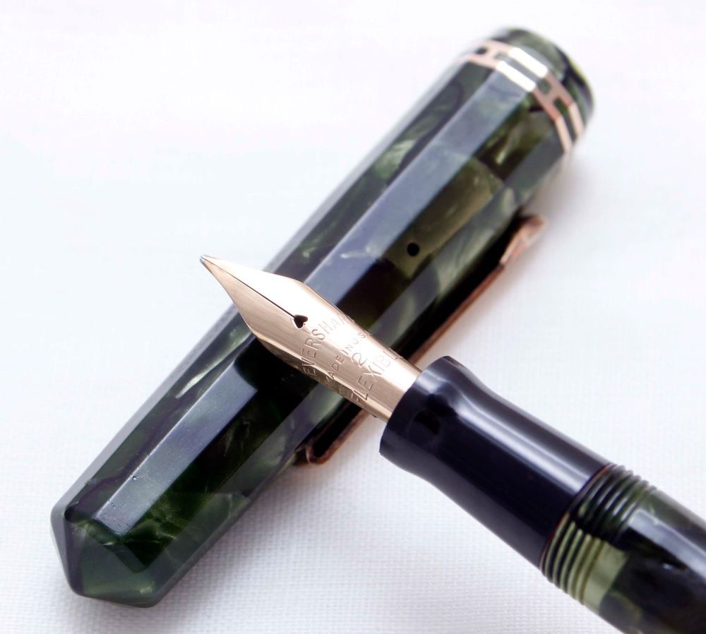 3491 Wahl Eversharp Doric Fountain Pen in Green Marble. Flexible Fine Itali