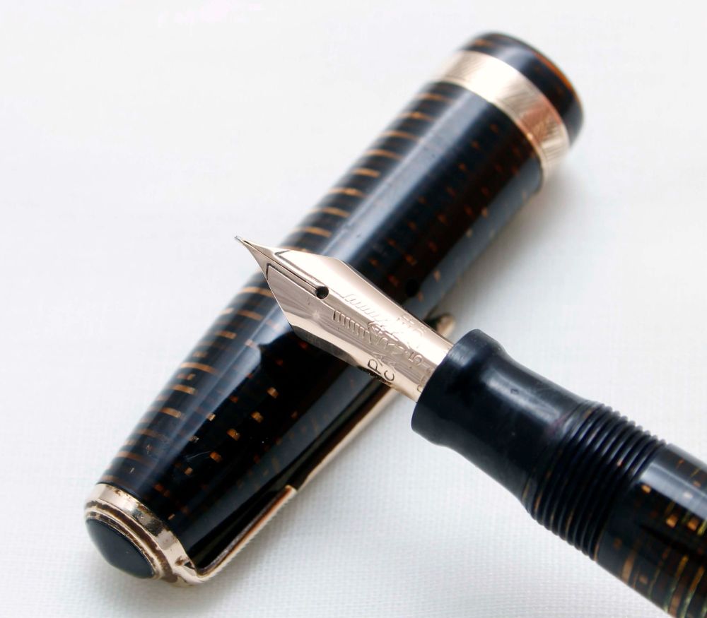 3523 Parker Vacumatic Major Fountain Pen in Golden Pearl, Fine FIVE STAR Ni
