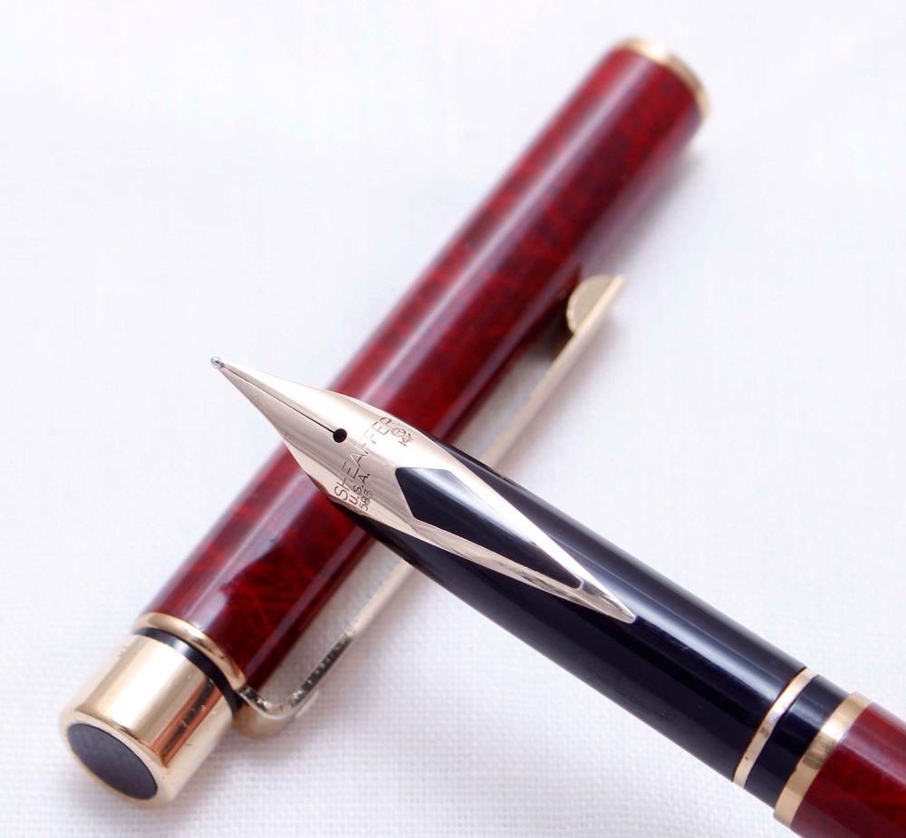 3594 Sheaffer Targa 1034s Slim fountain Pen in Red Ronce. Mint and Boxed, M