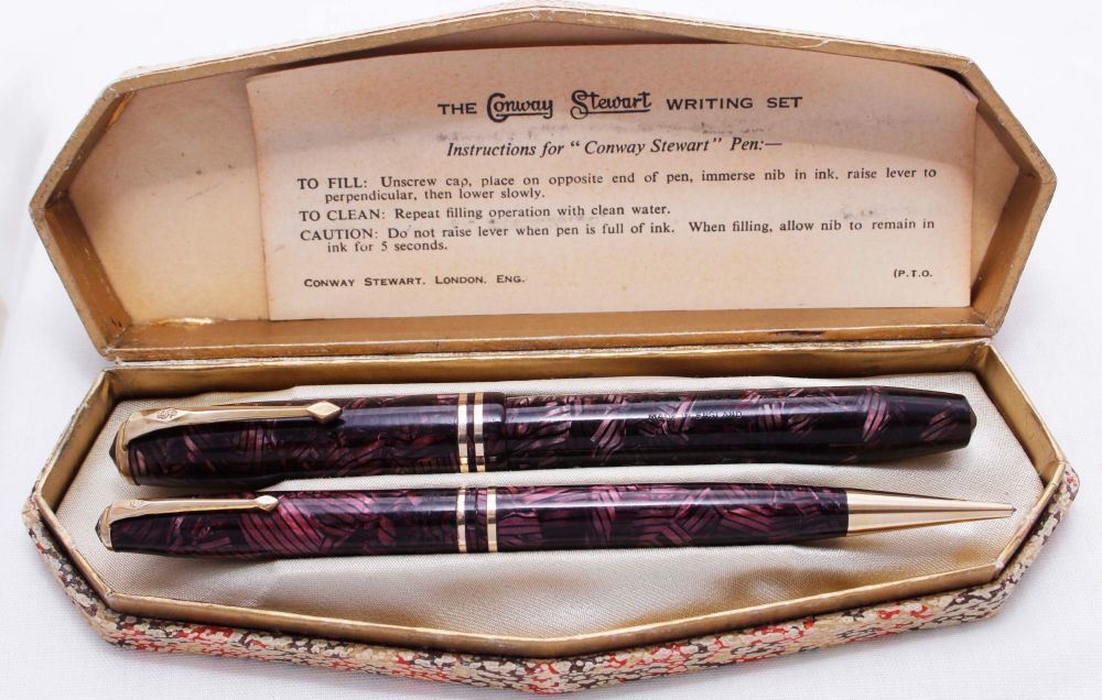 3581 Conway Stewart No.24 Fountain Pen and Propelling Pencil Set in Lined B