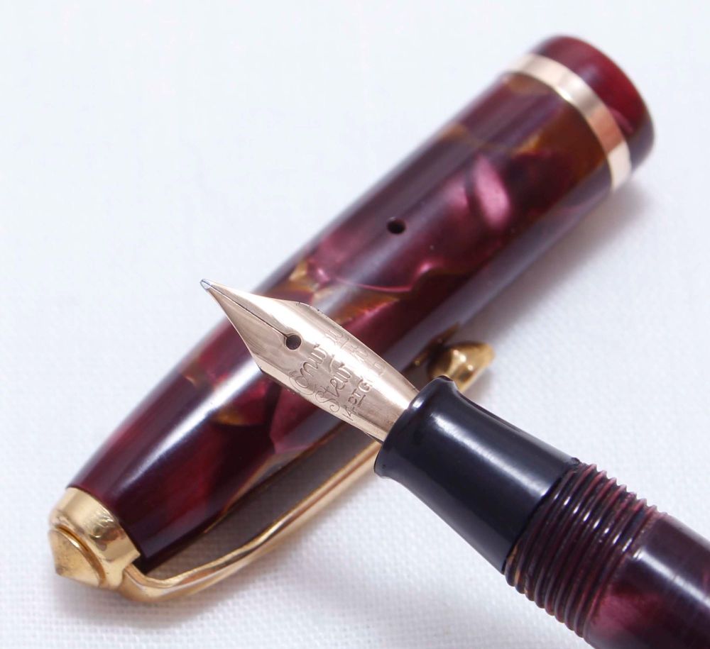 3585 Conway Stewart Dinkie No.550 in Burgundy Marble - Smooth Fine FIVE STA
