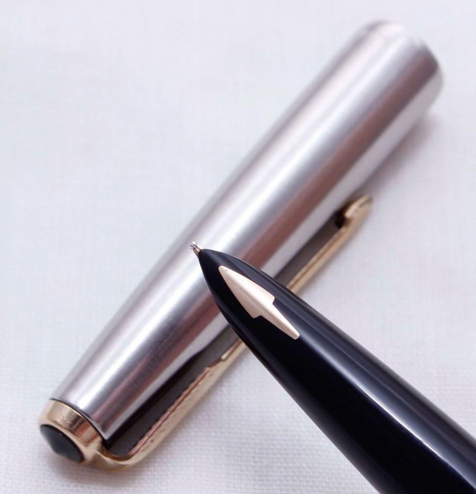 3562 Parker 61 Flighter in Brushed Stainless Steel. Smooth Fine FIVE STAR Nib.