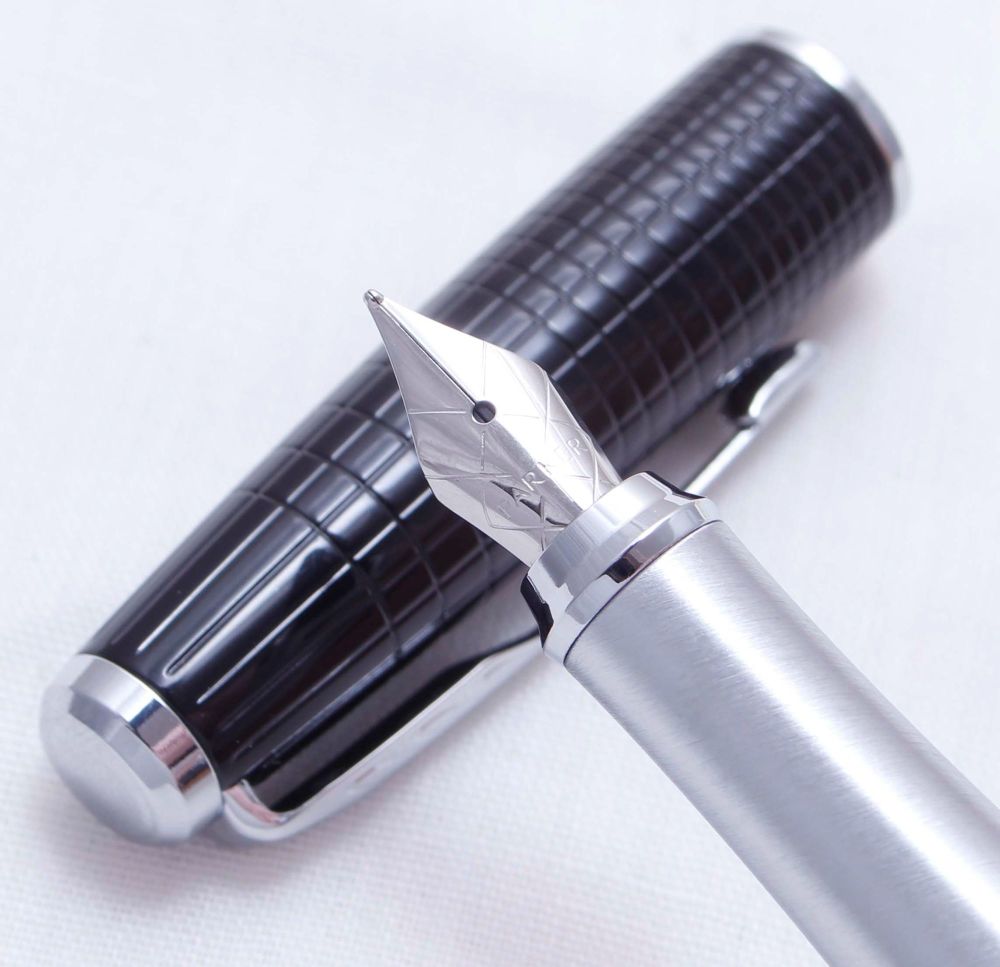 3615 Parker Urban Premium Fountain Pen in Black with Chrome trim.  Medium N