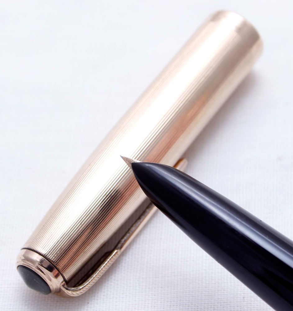 3648 Parker 51 Blue Diamond Vacumatic in Black with a Rolled Gold Cap. Smoo