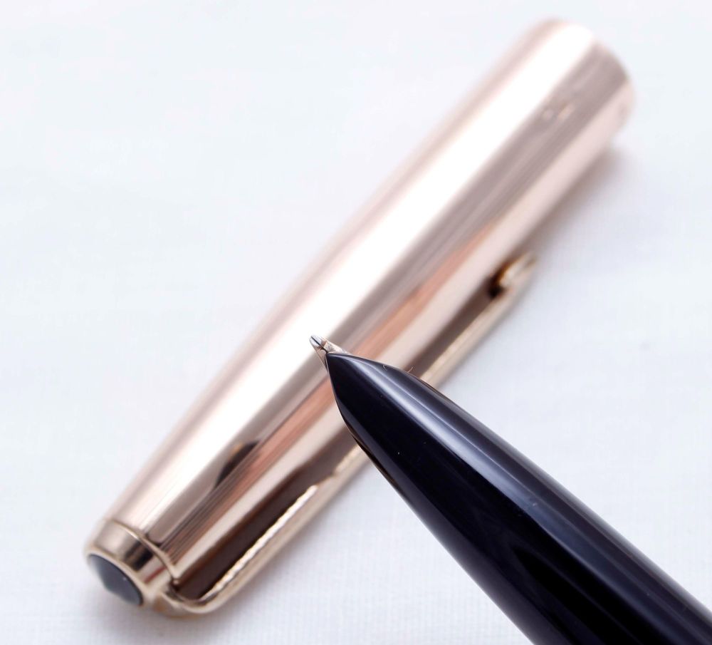 3649 Parker 51 Aerometric MkIII in Classic Black with a Rolled Gold Cap, Sm