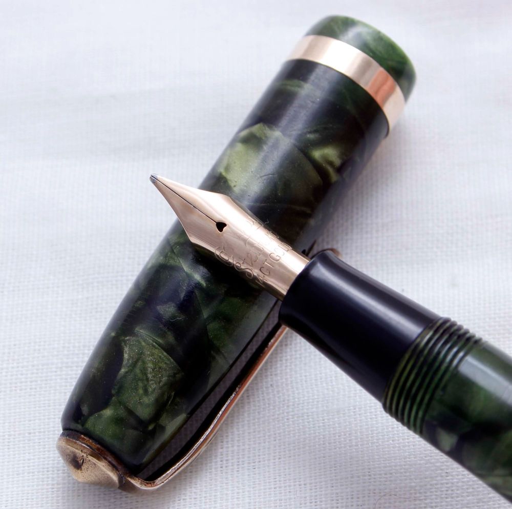 3695 Conway Stewart No.84 in Green Marble. Broad Flex FIVE STAR Nib.