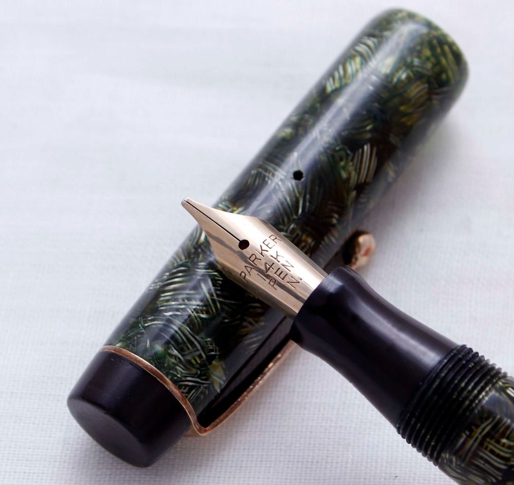 3708 Parker Victory Mk I in Lined Green and Silver Marble, c1940. Smooth Br