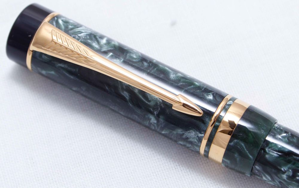 3831 Parker Duofold International Rollerball Pen in Green Marble. Mint and 