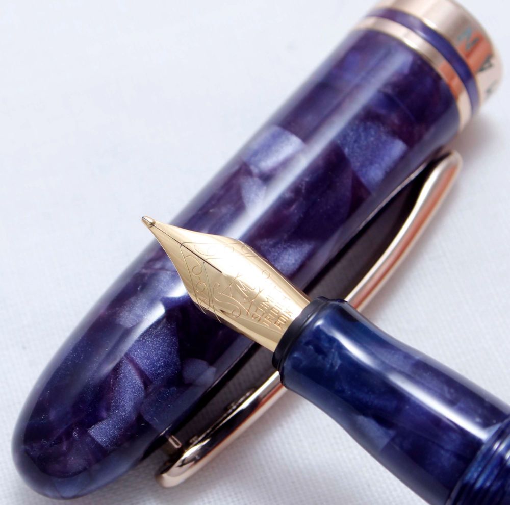 3845 Moonman M100 Fountain Pen in Blue Marble. Smooth Medium FIVE STAR Nib.