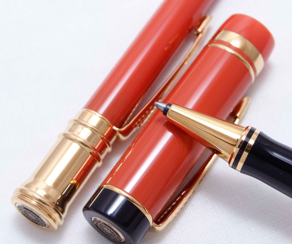 3874 Parker Duofold International Rollerball and Pencil set in Orange.