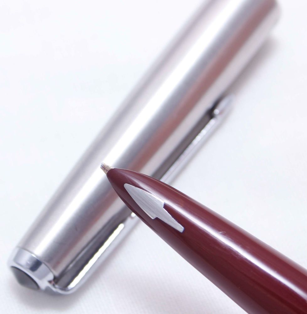 3881 Parker 61 in Burgundy with a Lustraloy Cap. Medium Italic FIVE STAR Ni