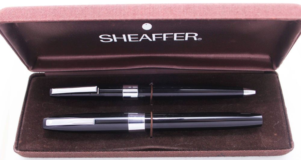 3884 Sheaffer Imperial Fountain Pen and Ball Pen set in Classic Black, Smooth Fine FIVE STAR Nib. Mint and Boxed.