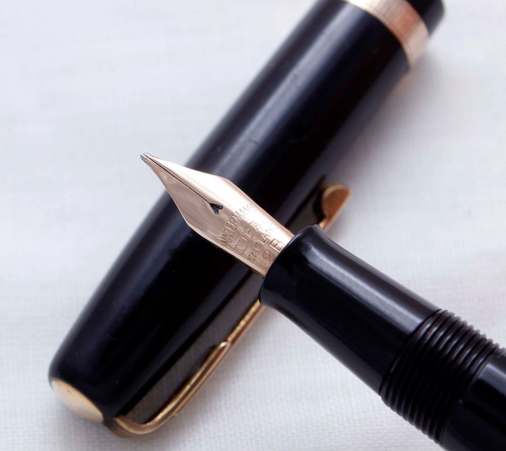 3909 Watermans W3 Fountain Pen in Black with Gold filled trim, Smooth Mediu