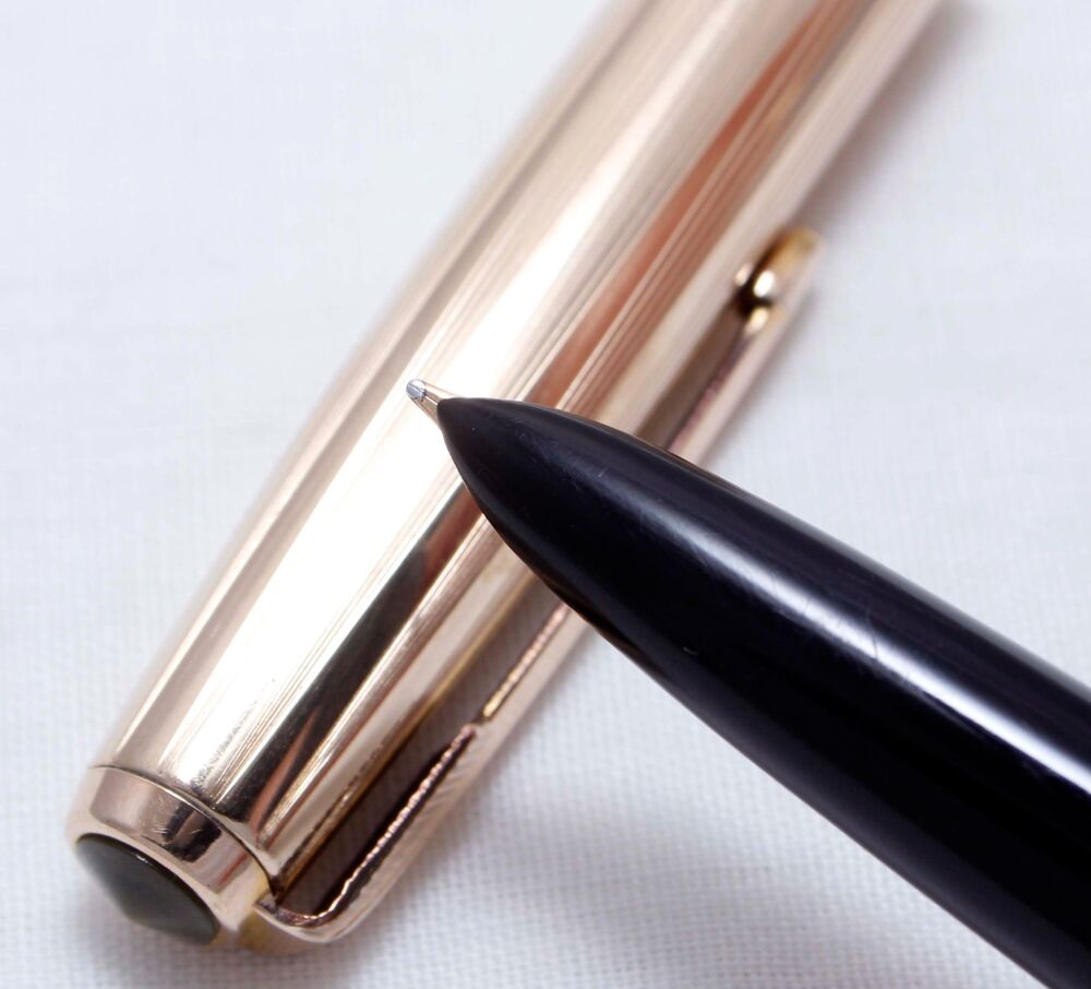 3960 Parker 51 Aerometric in Black with a Rolled Gold Cap. Smooth Fine FIVE