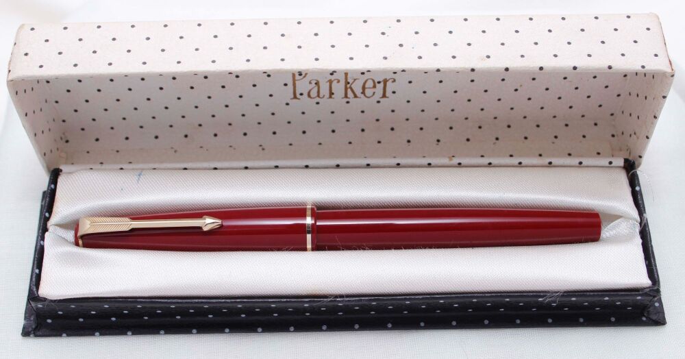 3943 Parker 17 Duofold Fountain Pen in Burgundy with the rare Beaked Nib. c