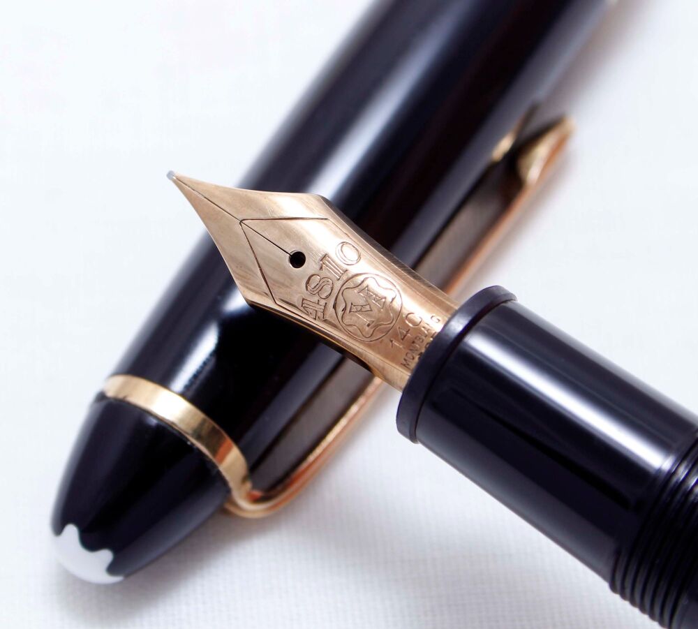 3945 Montblanc 146 Fountain Pen in Black. Medium Stub FIVE STAR Nib.