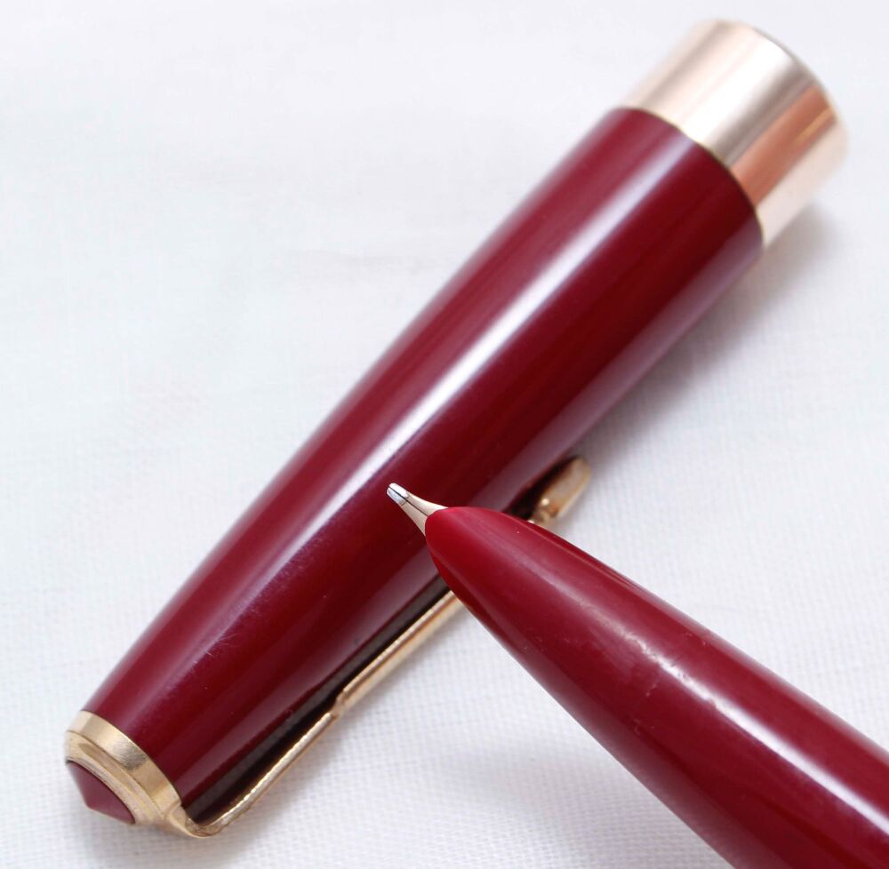 4011 Parker '17 Super' Duofold Fountain Pen in Burgundy, c1965, Fine Nib.