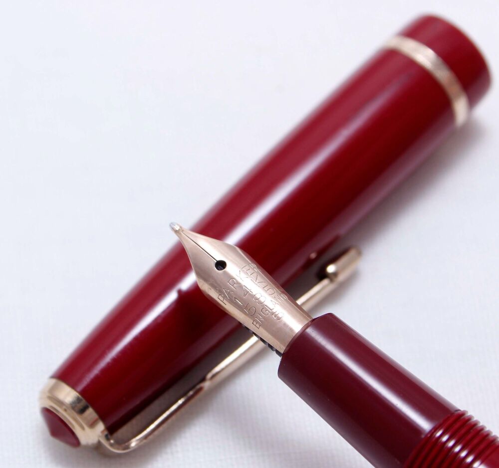 4069 Parker Duofold Slimfold in Burgundy, c1965. Smooth Broad FIVE STAR Nib