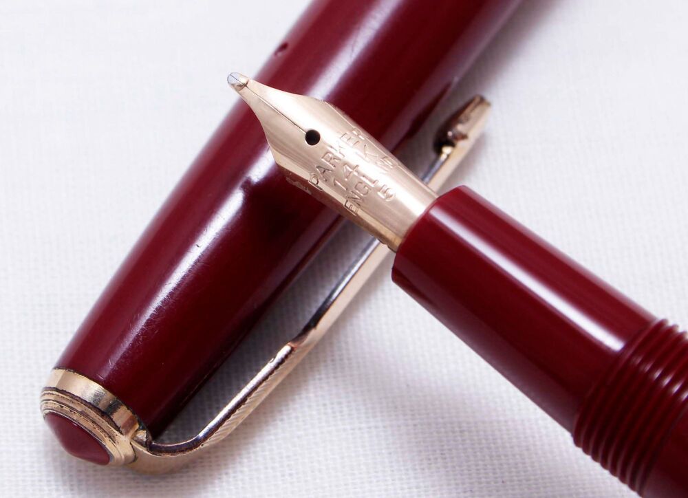 4070 Parker Duofold Slimfold in Burgundy, c1965. Smooth Broad FIVE STAR Nib.