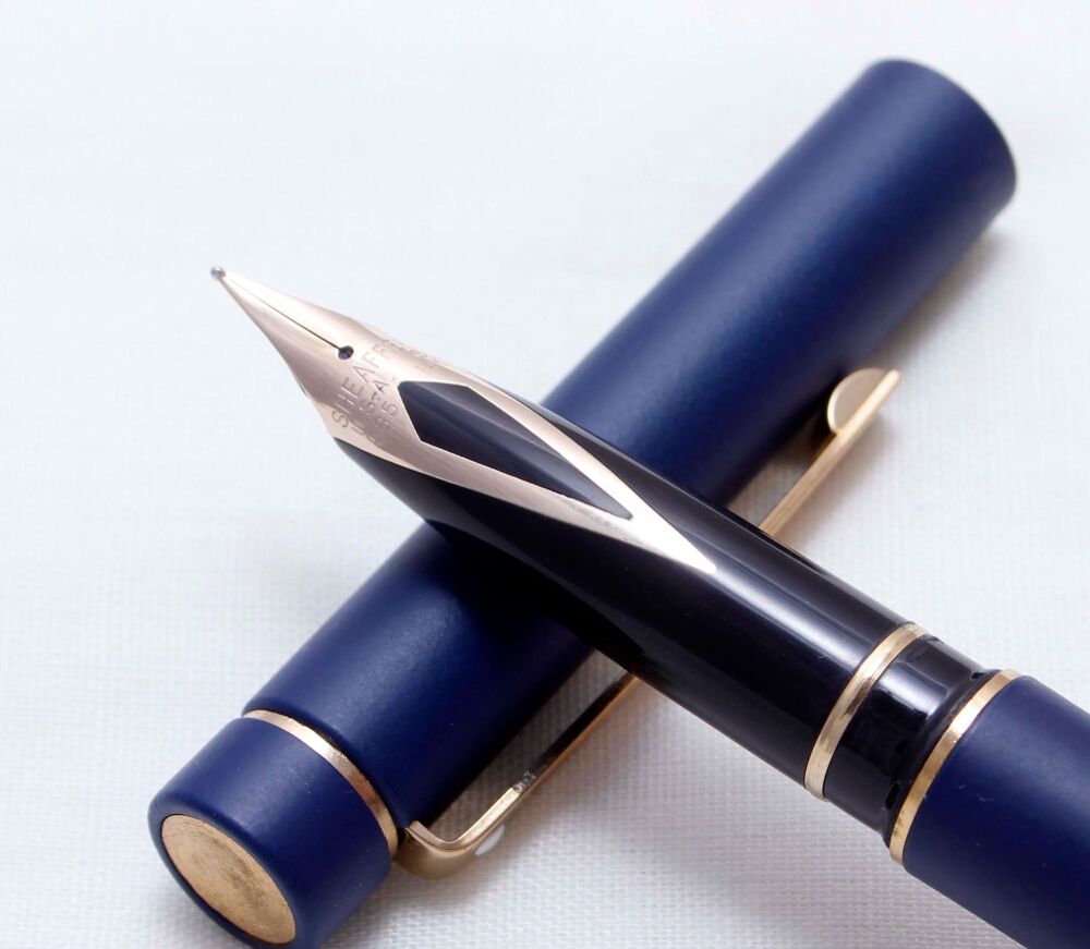 4082 Sheaffer Targa Classic Fountain Pen in Matt Blue. Medium FIVE STAR nib