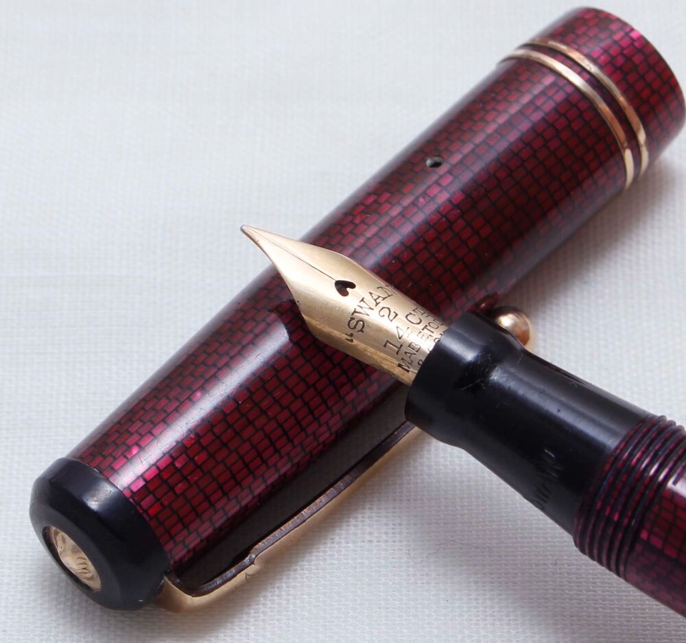 4088 Swan (Mabie Todd) Leverless Fountain Pen L212/89 in Garnet Lizardskin.