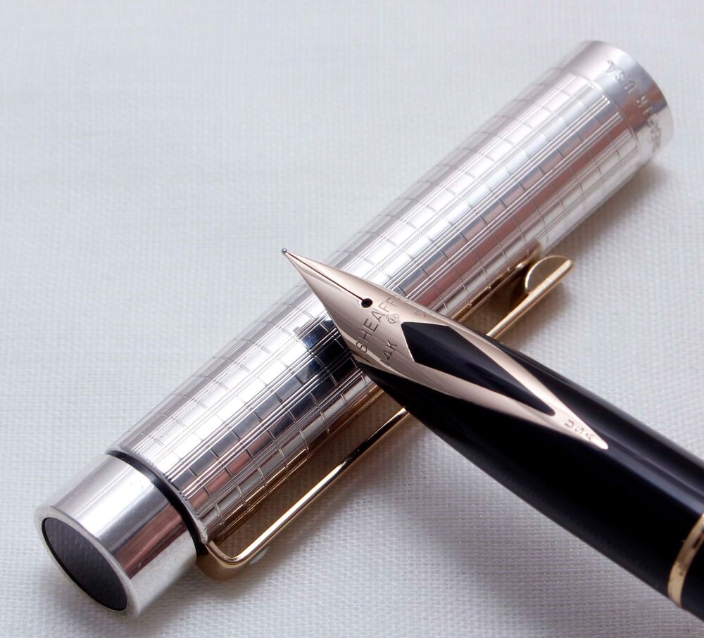 4104 Sheaffer Targa Classic Fountain Pen in Sterling Silver. Medium FIVE ST