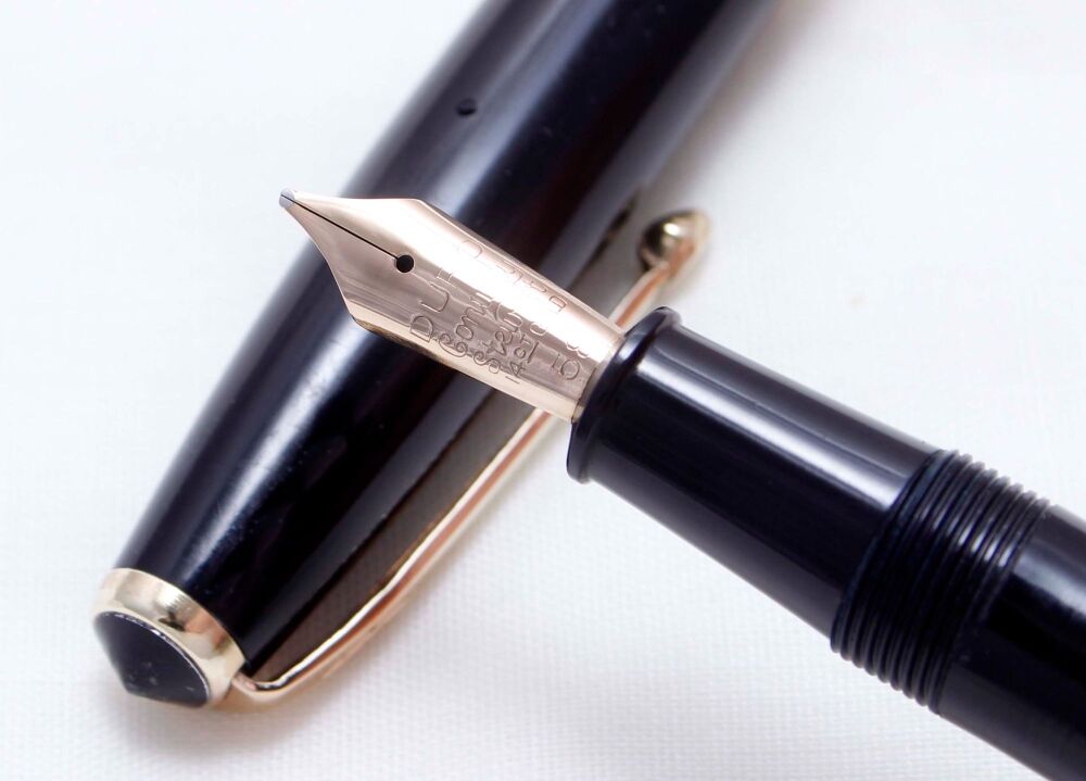 4119 Conway Stewart No.77 in Classic Black. Smooth Medium FIVE STAR Nib.