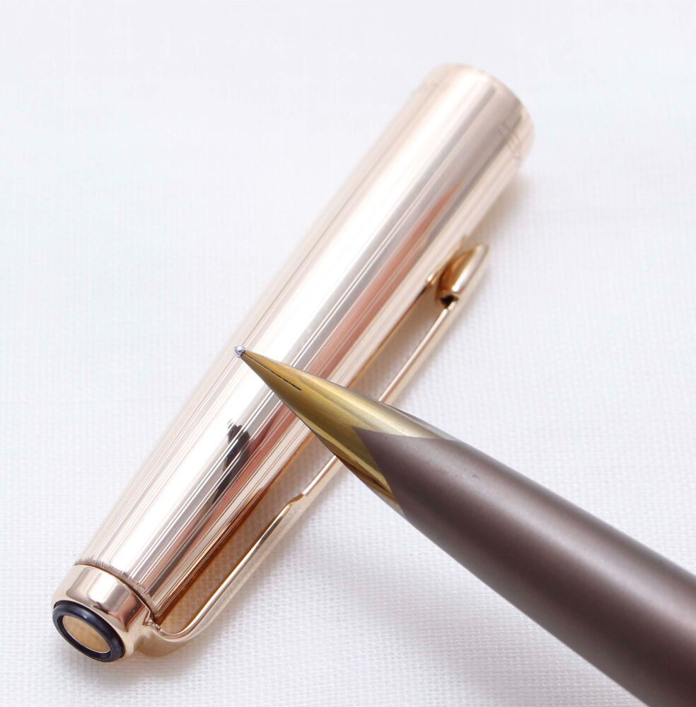 4112 Parker Falcon Fountain Pen, Finished in Rolled Gold, Smooth Medium FIVE STAR nib.