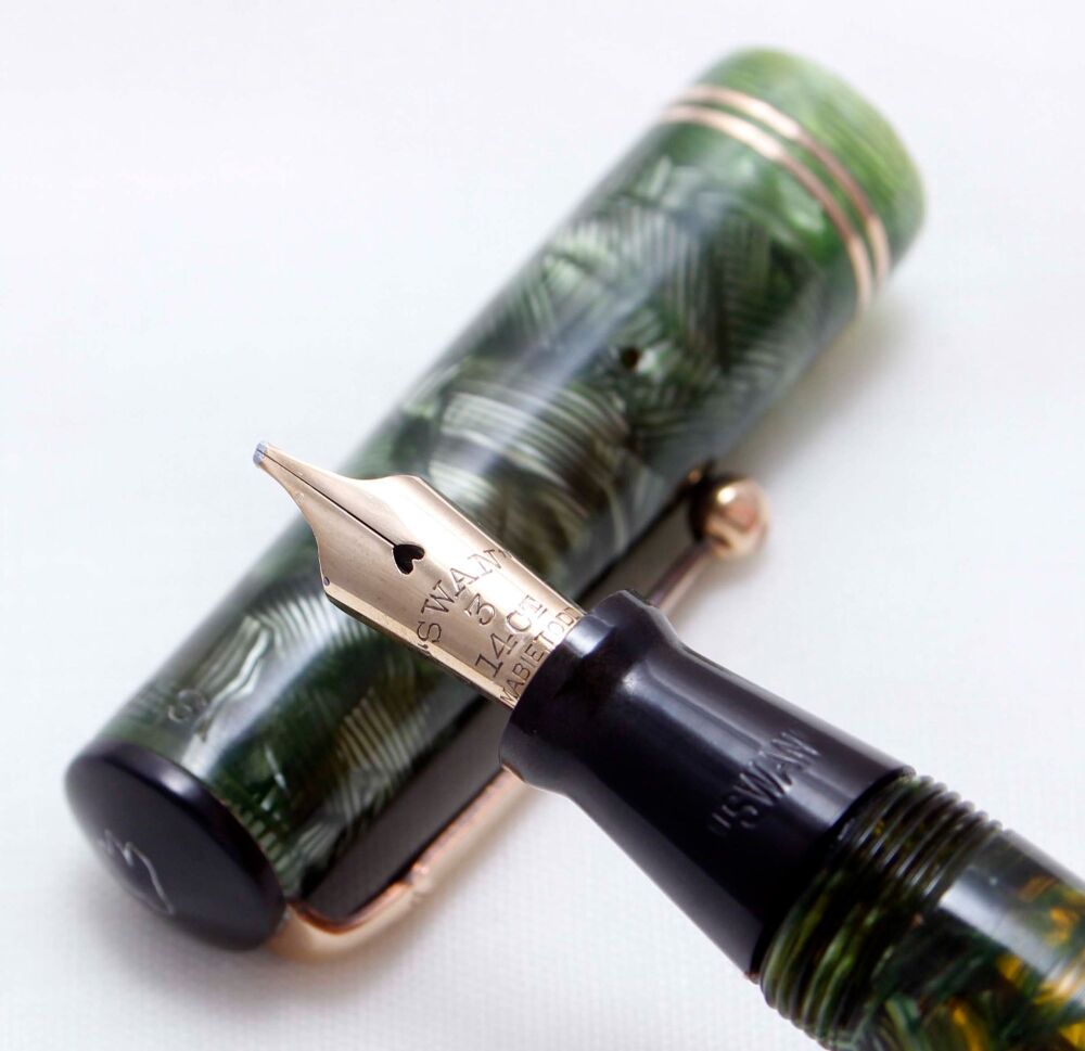 4127 - Swan (Mabie Todd) Visofil VT340/76 Fountain Pen in Green and Black H