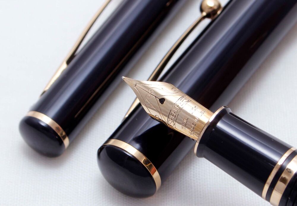 4150 Sheaffer Connoisseur Fountain Pen and Ball Pen set in classic Black. Medium 18ct FIVE STAR Nib.