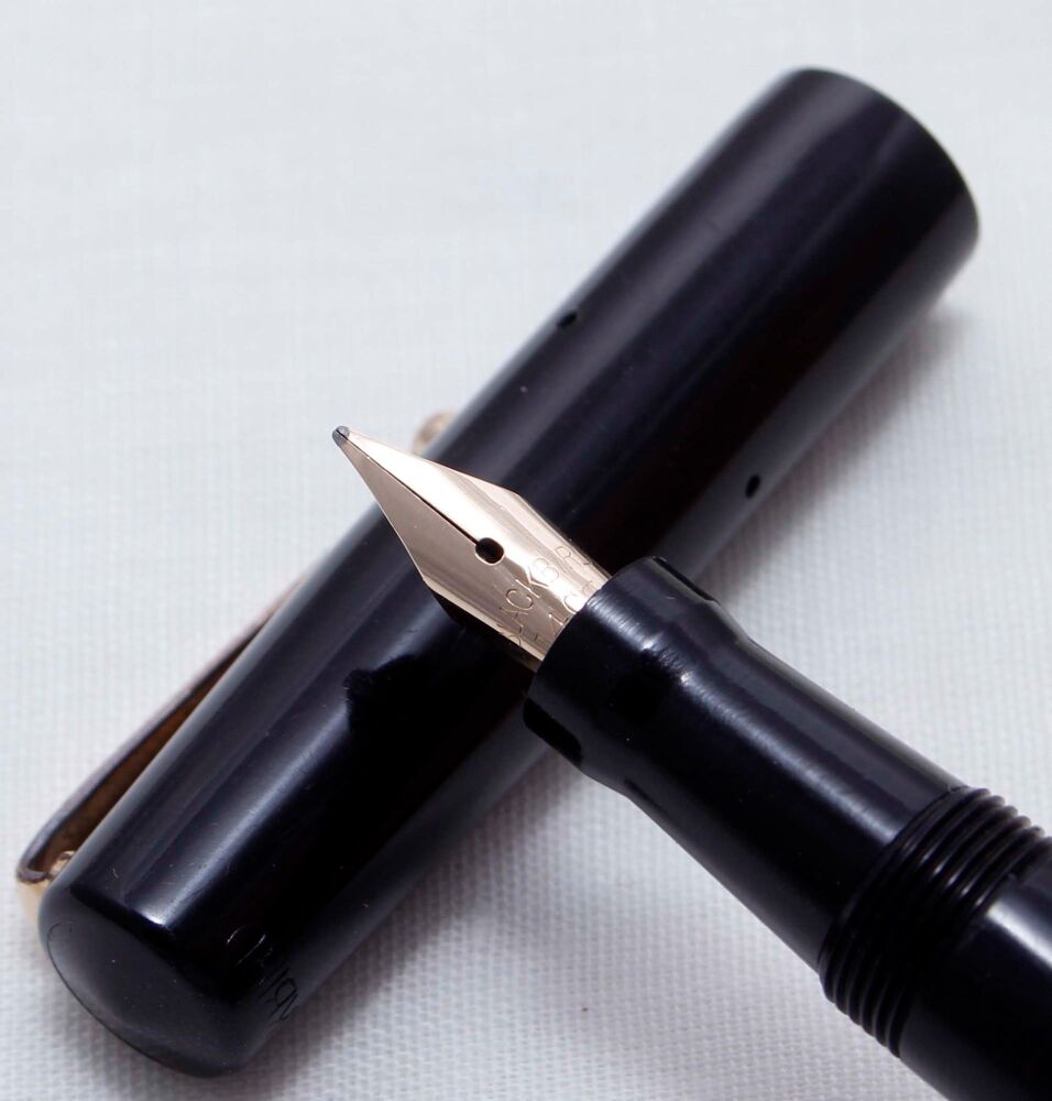 4163. Blackbird (Mabie Todd) 5260 Self Filling Fountain Pen in Classic Black, Smooth Medium Semi-Flex FIVE STAR Nib.