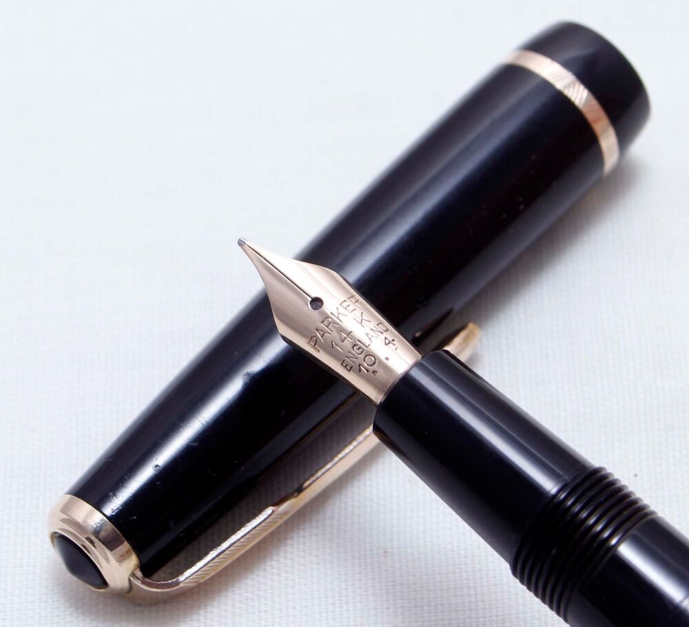 4173 Parker Duofold Junior in Black, c1965. Smooth Broad FIVE STAR Nib.