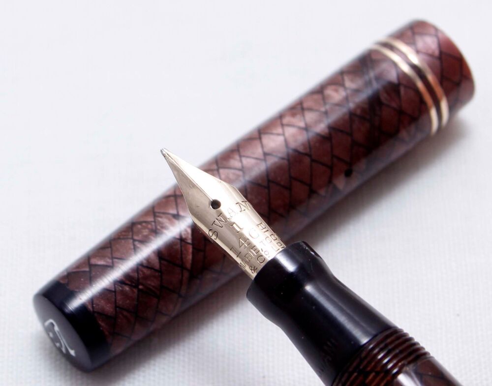 4186 Swan (Mabie Todd) Self Filling Fountain Pen SM112B/85 in Ruby Snakeski