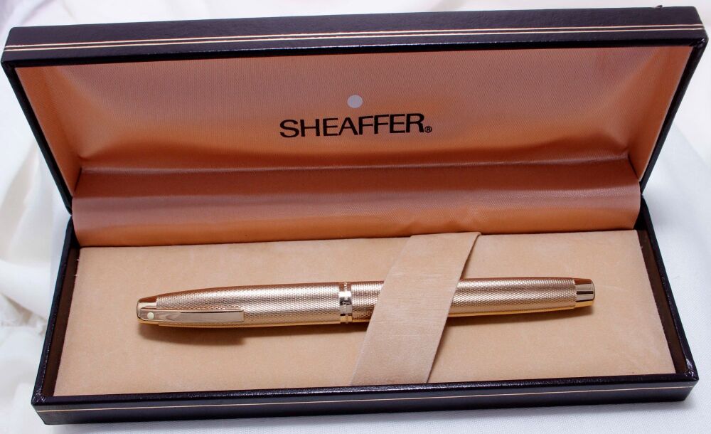 4202 Sheaffer Imperial Fountain Pen in Gold Plated Fine Barley, Smooth Medium FIVE STAR Nib. Mint and Boxed.