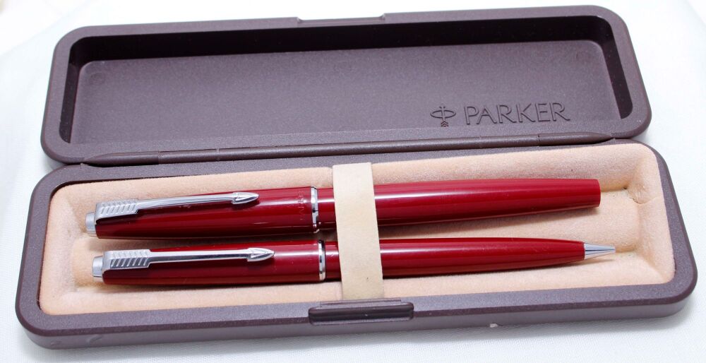 4203 Parker Duofold Slimfold MkII Fountain Pen and Pencil set in Burgundy, 