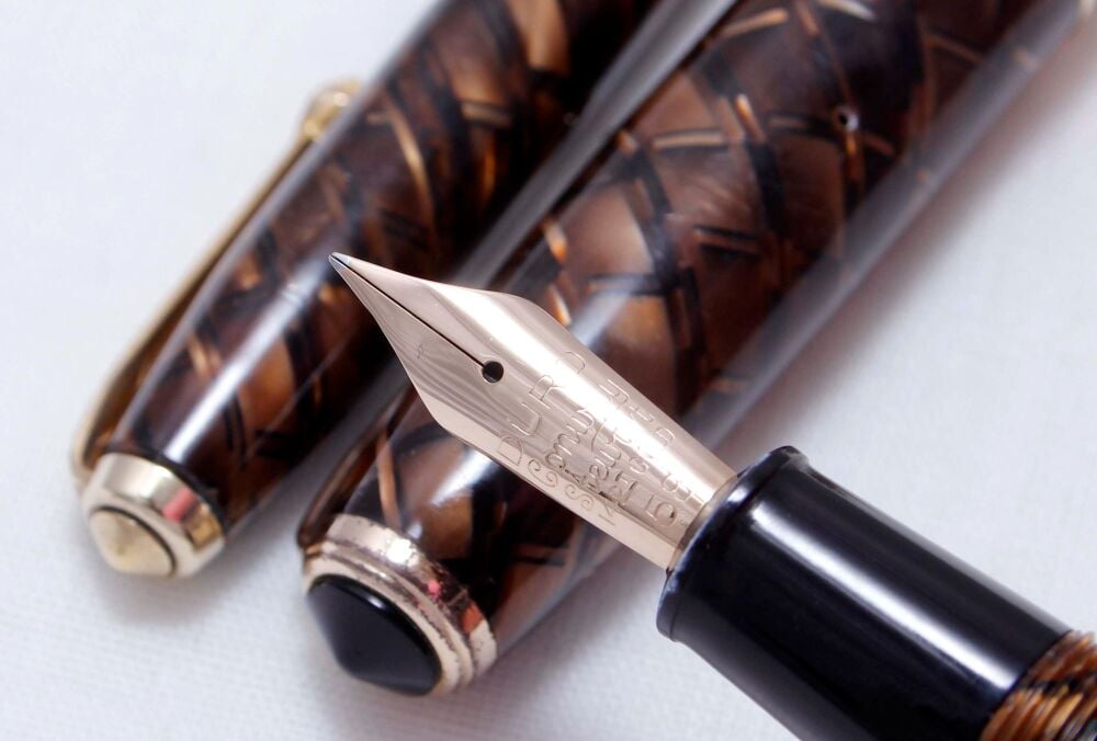 4264 Conway Stewart No.58 Fountain Pen and Pencil in Tiger Eye. Smooth Fine side of Medium FIVE STAR Nib.