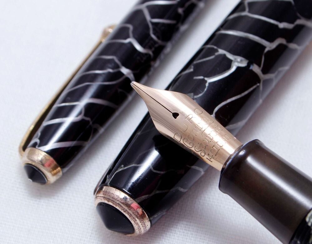 4256 Conway Stewart No.58 Fountain Pen and Pencil in Cracked Ice, Smooth Medium FIVE STAR Nib.