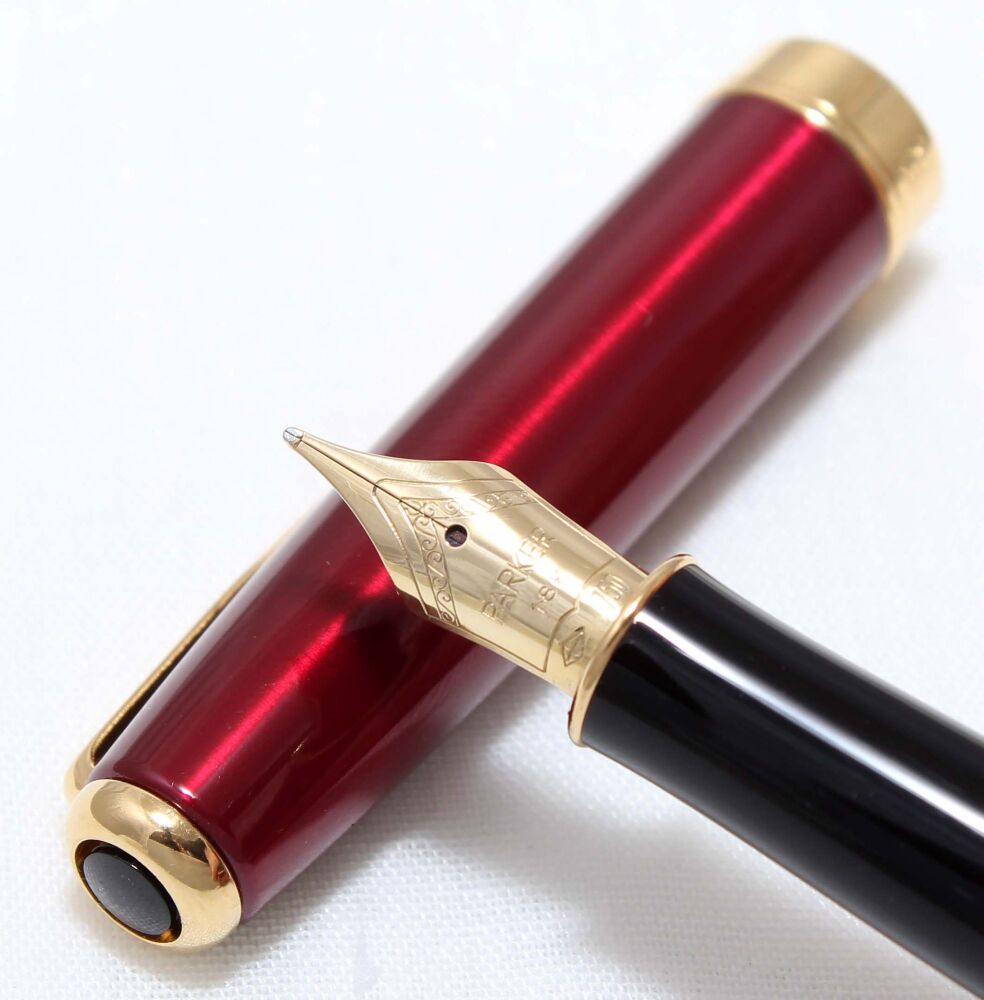 4278 Parker Sonnet Fountain Pen in Laque Ruby Red. 18ct Medium FIVE STAR Ni