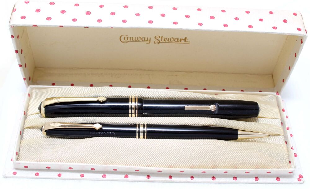 4280 Conway Stewart No.58 Fountain Pen and Pencil in Classic Black. Smooth Medium FIVE STAR Nib. Mint and Boxed.