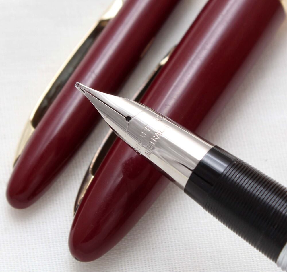4369 Sheaffer Valiant Snorkel Fountain Pen and Pencil set in Burgundy, c1952, Smooth Medium Italic FIVE STAR Nib.. Mint and Boxed.