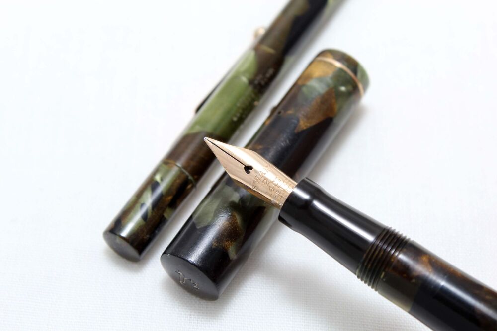 4421 Swan (Mabie Todd) Self Filling Fountain Pen SM2/58 set in Bronze and Green Marble. Smooth Medium Semi Flex FIVE STAR Nib.