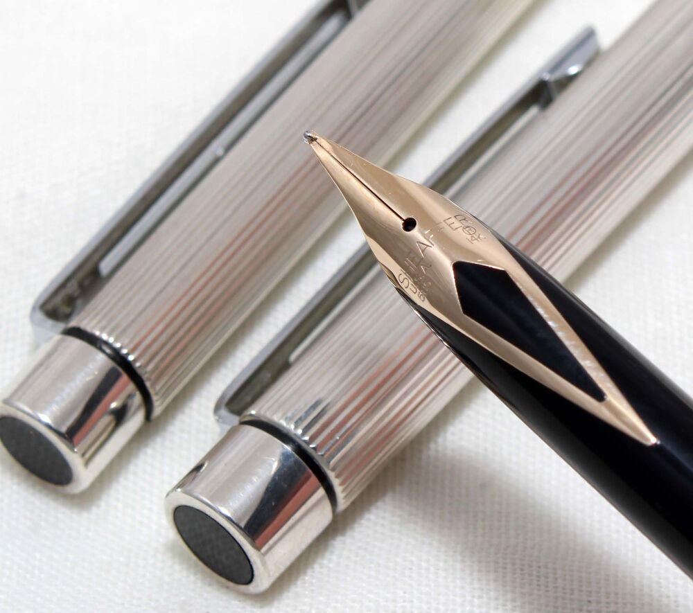 4499 Sheaffer Targa Slim 1024s Sterling Silver Fountain Pen and Pencil Set. Medium FIVE STAR Nib.