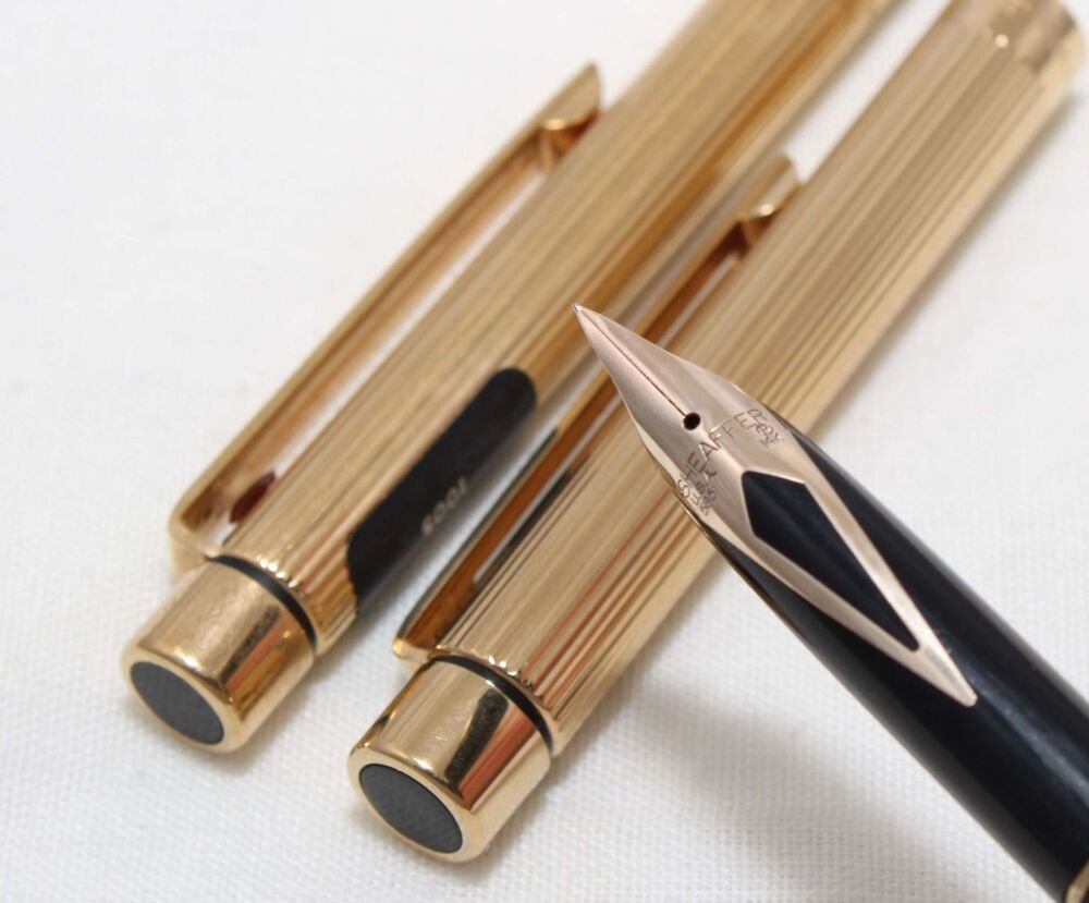 4501 Sheaffer Targa Slim 1005s 23ct Gold Plated Fountain Pen and Pencil Set. Extra Fine FIVE STAR Nib.