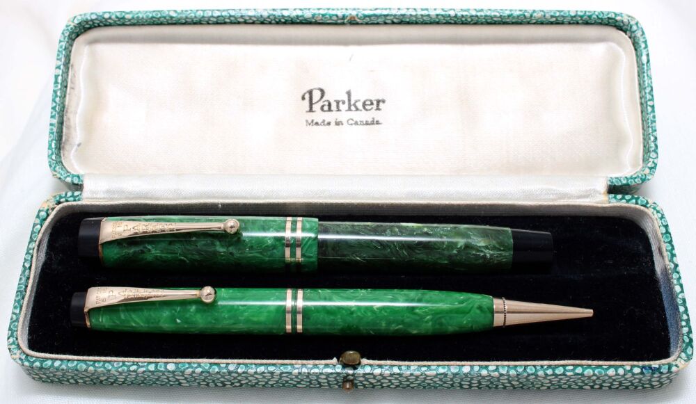 4580 Parker Duofold Junior Fountain Pen and Pencil set in Jade Green, c1930. Medium FIVE STAR Nib. Boxed.