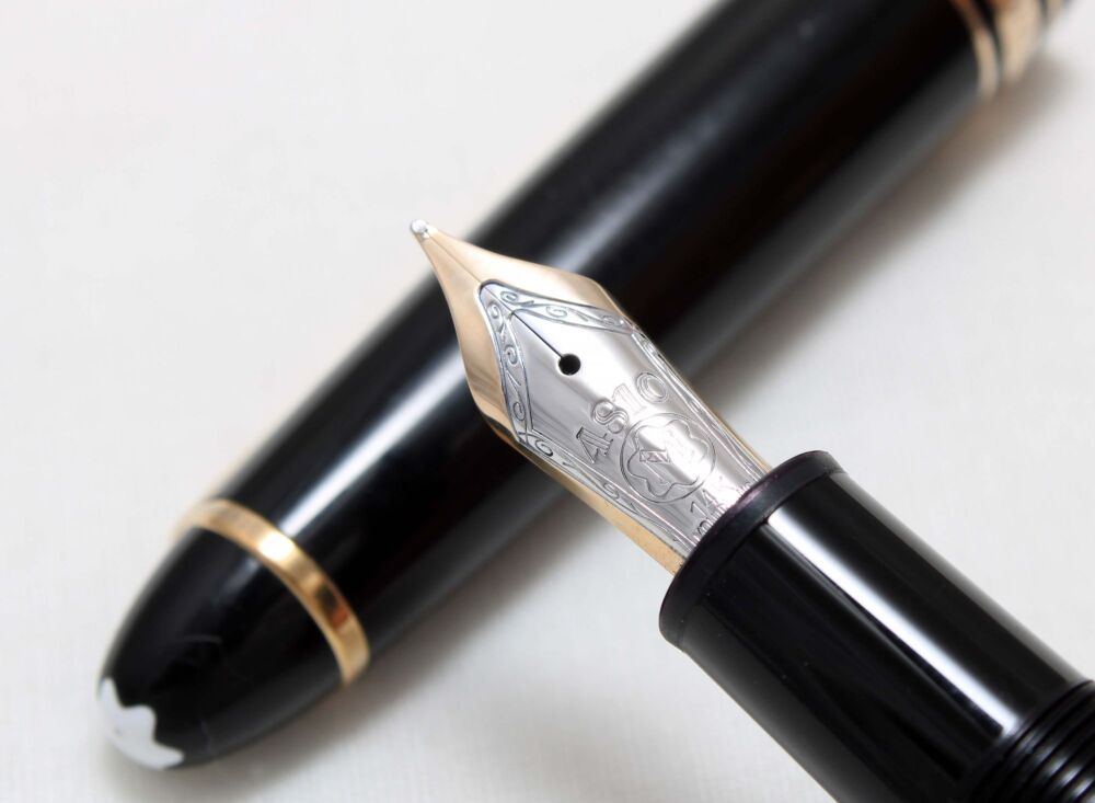 4589 Montblanc 146 Fountain Pen in Black. Medium FIVE STAR Nib.