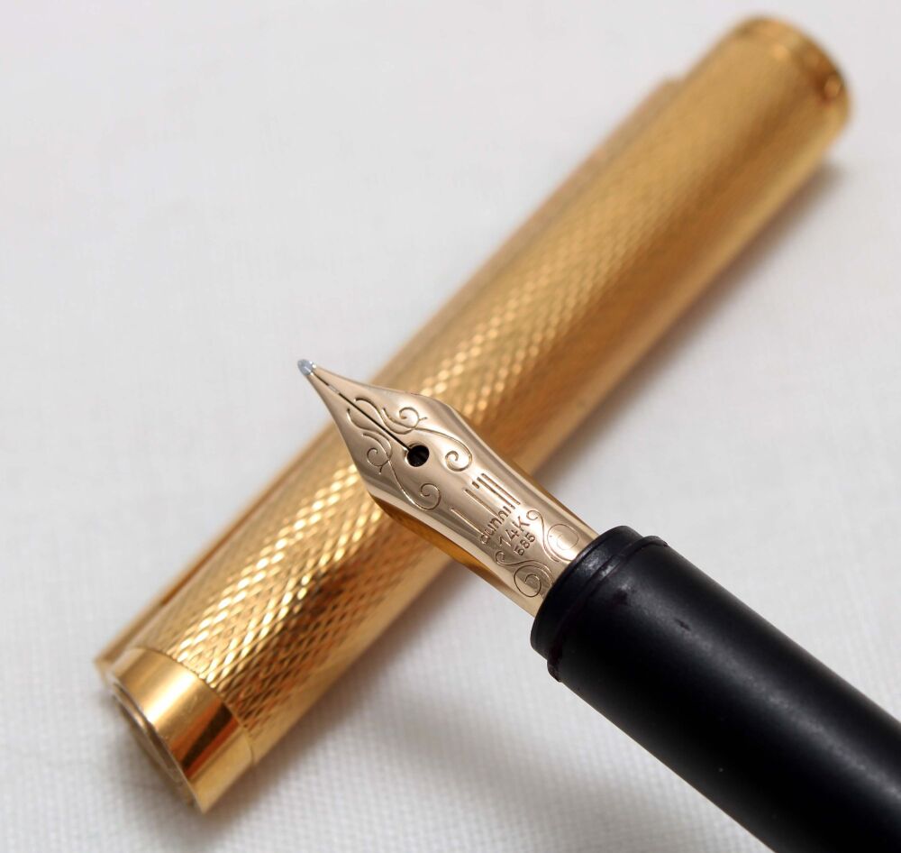 4593 Dunhill Gemline Classic Fountain Pen in Fine Barley Rolled Gold. 14ct 
