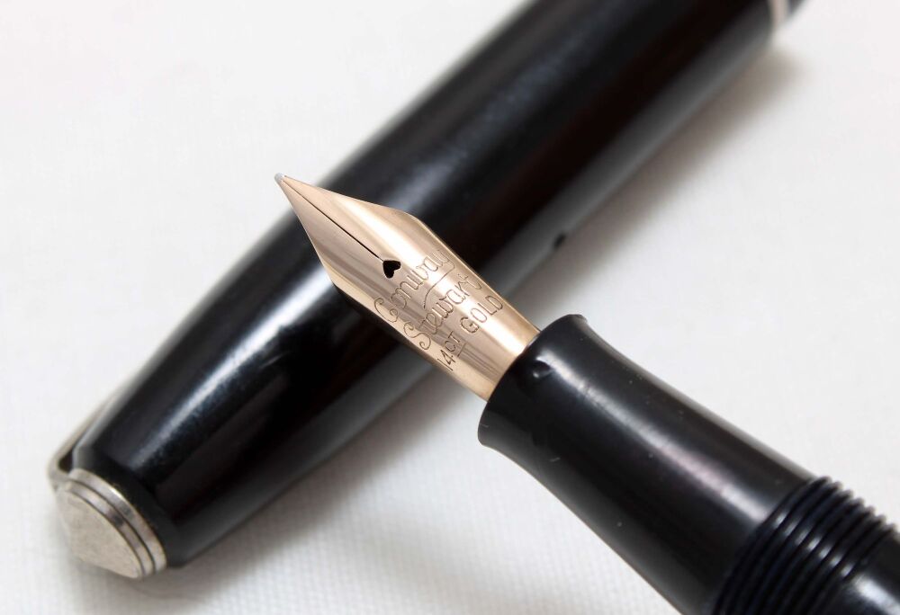 4599 The Conway Stewart pen in classic Black. Medium Nib.